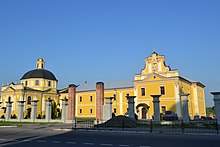 220px-Василіянський_монастир_Червоноград_Церква_Св.Юрія