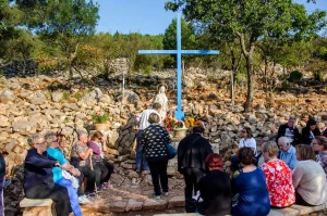 https://www.gloria-medjugorje.com/de/places/das-blaue-kreuz/